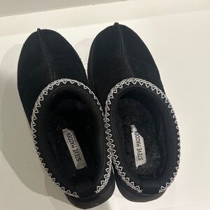Steve Madden shoes 6.5 suede slip on